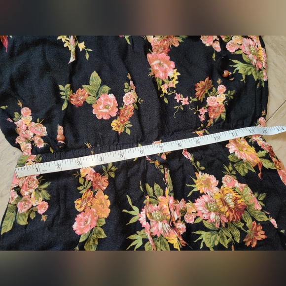 Floral Romper - Picture 8 of 10